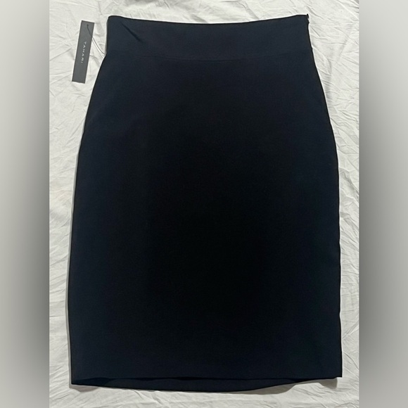Tahari Elegant Bellona Black Side Zipper Skirt Womens Size 4 NWT - Picture 1 of 16